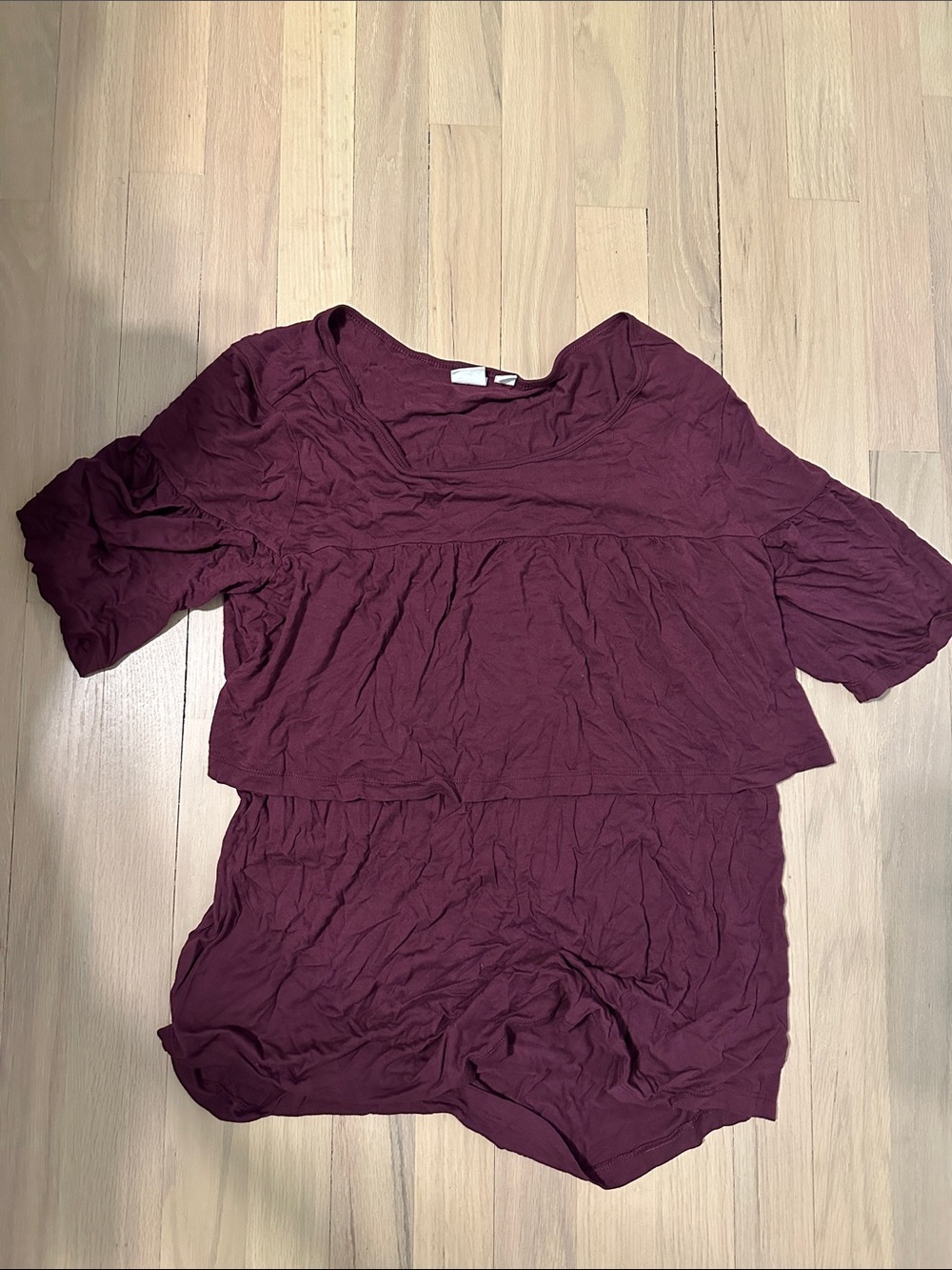 Women’s GAP medium maternity shirt Burgundy